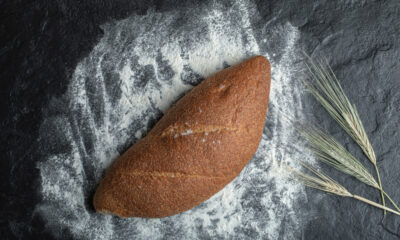 Cât de multă făină neagră trebuie să folosim în rețete