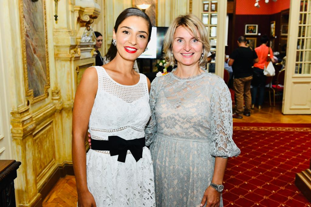 Vanessa Youness și Fundația YOUness