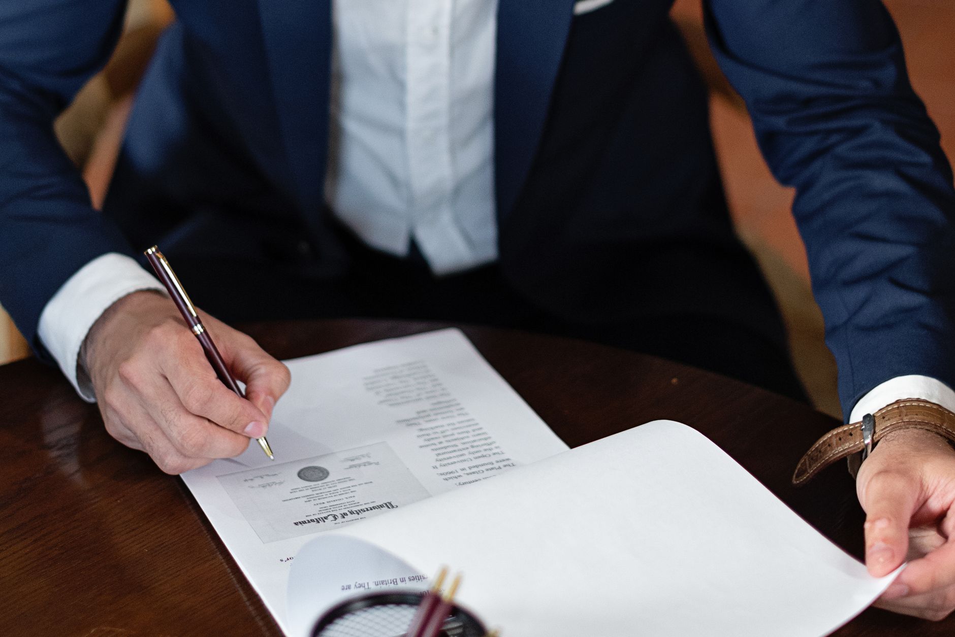 De la PFA la SRL: ce le explică antreprenorilor consultanții ADISAF când forma juridică inițială devine strâmtă