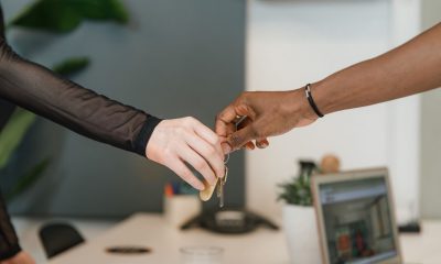 Ce verifici la bloc și la asociație înainte să semnezi antecontractul pentru un apartament